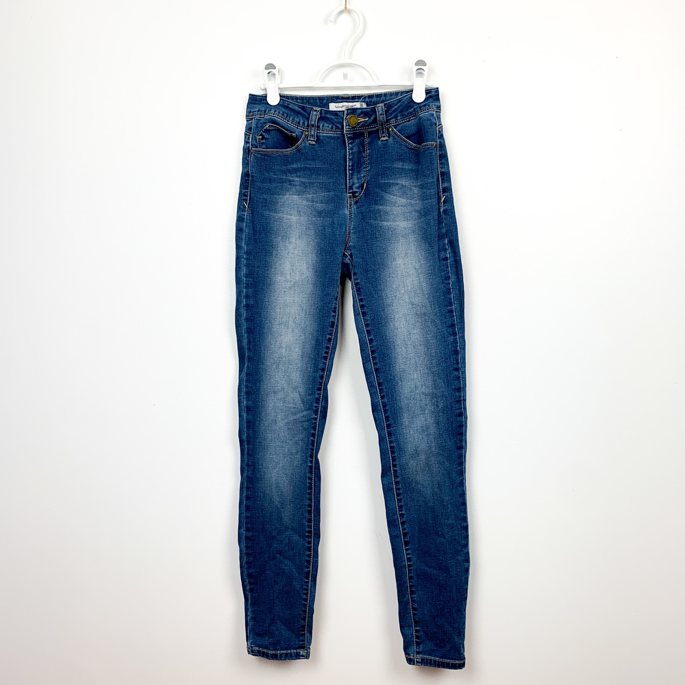 🌸2/$30🌸 YMI WannaBettaShape Skinny Blue Jeans